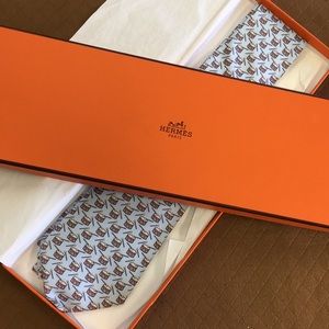 Hermès 100% Silk Tie 5345 TA never worn